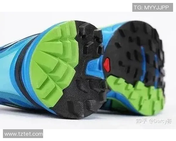 球星如何根据个人需求定制专属足球鞋底设计技巧揭秘